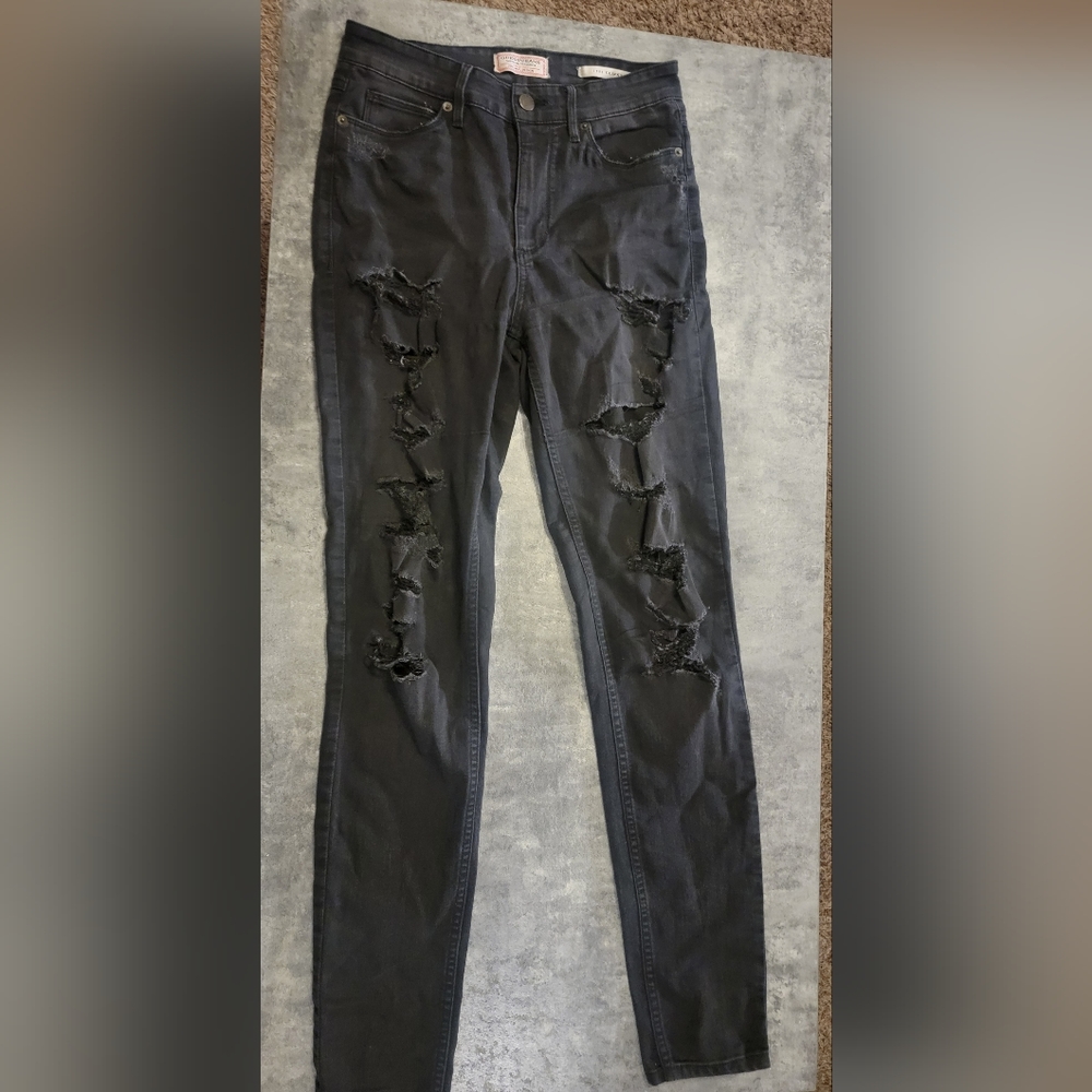 Guess Jeans 1981 Distressed Skinny Size 27 Original Design
